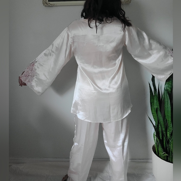 Vintage Eatons Satin Pajama Set - Picture 3 of 4